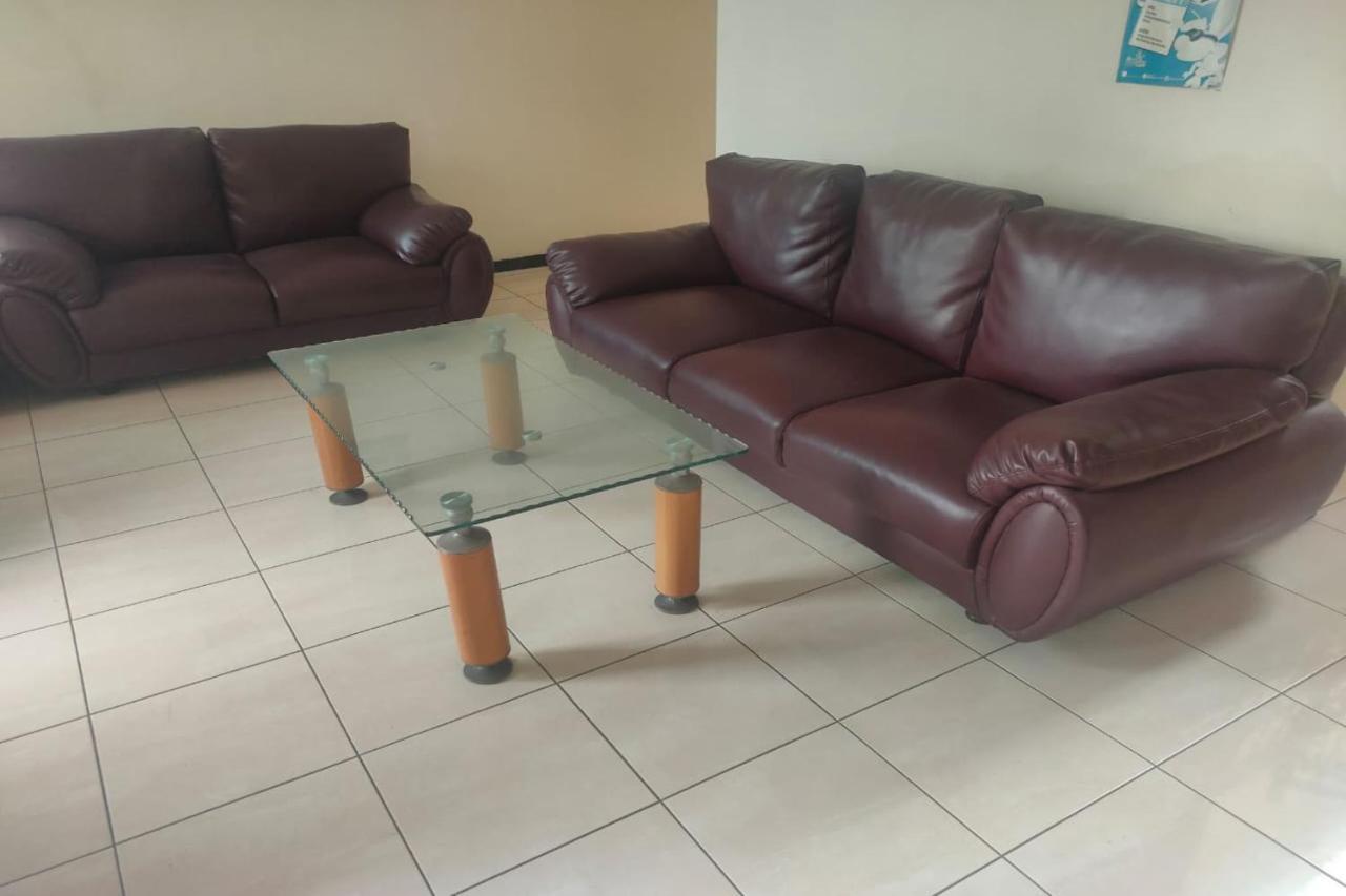 סוראבאיה Oyo 91209 Arjuna Residence Syariah Sby מראה חיצוני תמונה