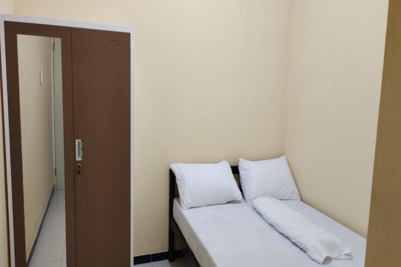סוראבאיה Oyo 91209 Arjuna Residence Syariah Sby מראה חיצוני תמונה
